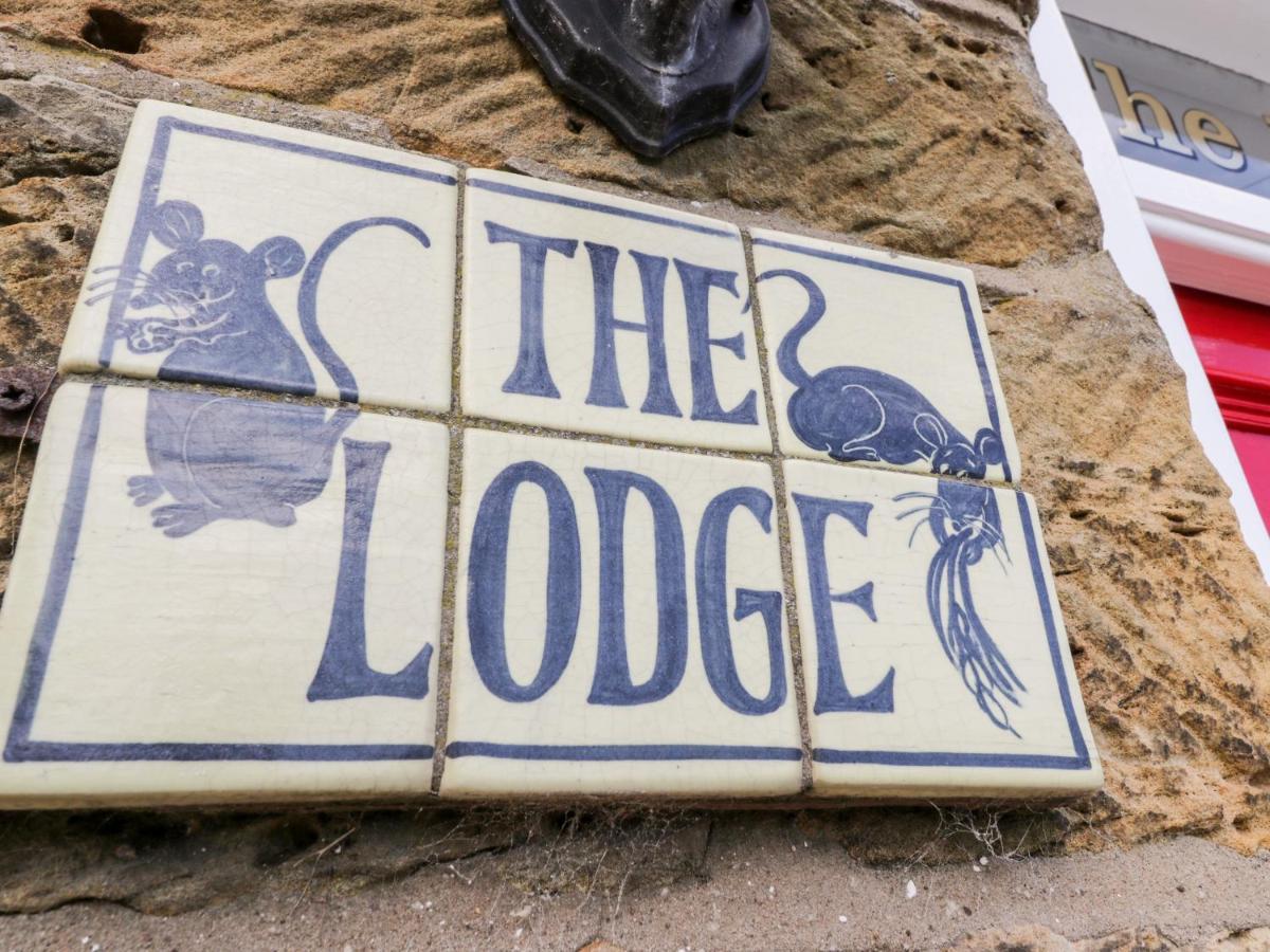 The Lodge ウィットビー エクステリア 写真